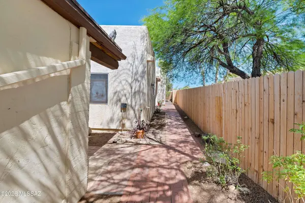 2366 W Drachman St, Tucson, AZ 85745