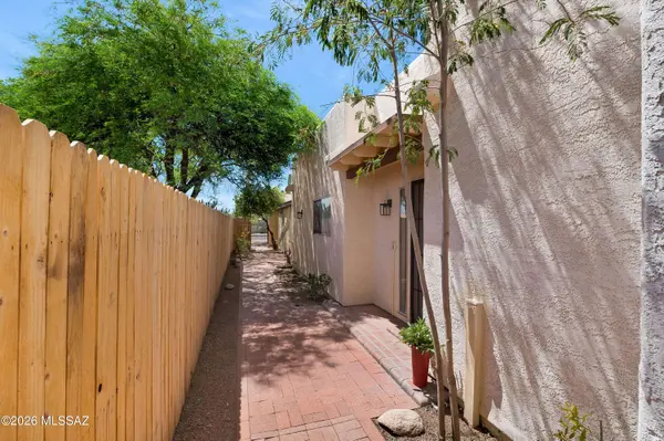 2366 W Drachman St, Tucson, AZ 85745