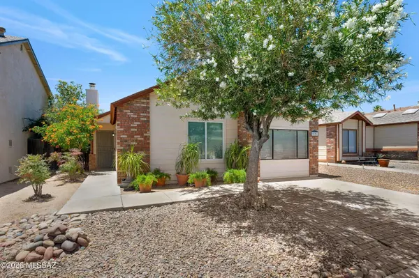 8051 N Tackroom Ln, Tucson, AZ 85741
