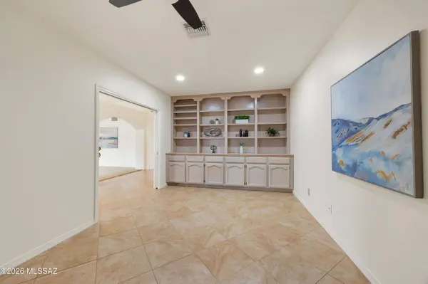 38475 S Double Eagle Dr, Tucson, AZ 85739
