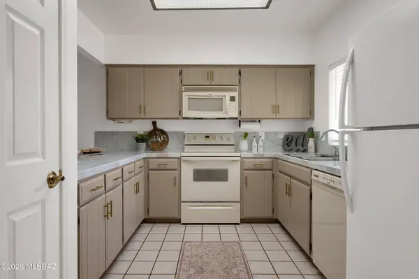 2450 W Tucana St, Tucson, AZ 85745
