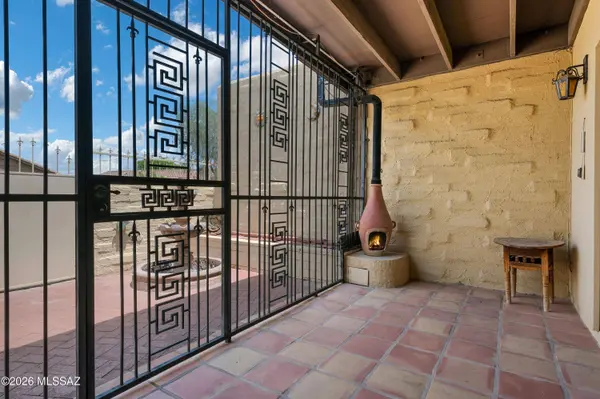 2450 W Tucana St, Tucson, AZ 85745