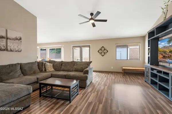 7980 E Snakeroot Dr, Tucson, AZ 85710