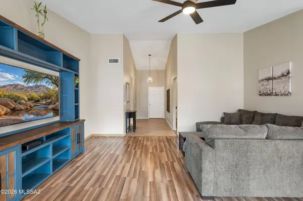 7980 E Snakeroot Dr, Tucson, AZ 85710