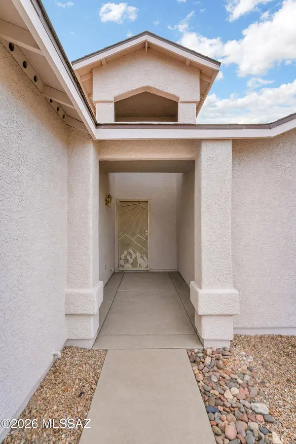 7980 E Snakeroot Dr, Tucson, AZ 85710