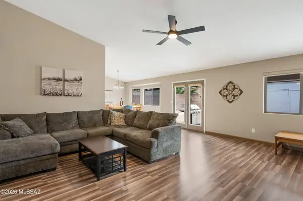 7980 E Snakeroot Dr, Tucson, AZ 85710