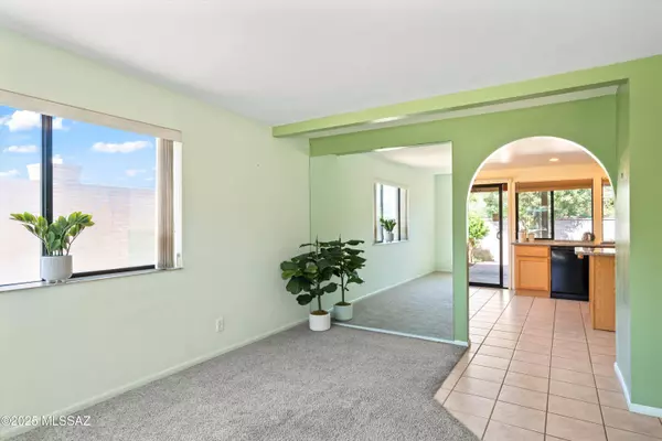 37 E Mediterranean DR, Tucson, AZ 85704