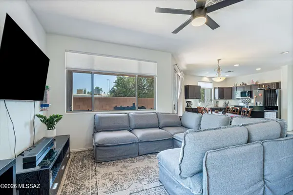 9210 E Desert Cove Cir, Tucson, AZ 85730