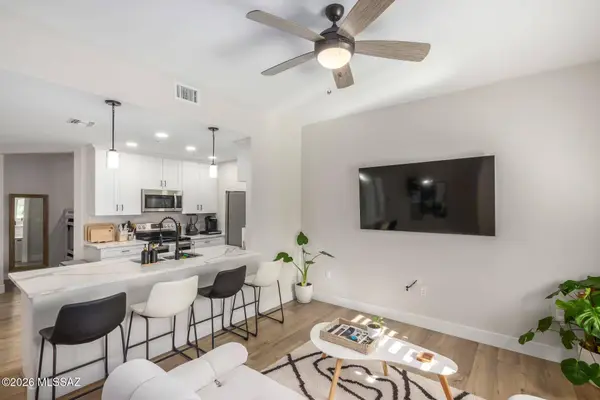 2036 E River Road #104, Tucson, AZ 85718