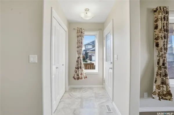 602 Kolynchuk COURT, Saskatoon, SK S7T 0W1