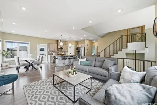 211 Burgess BAY, Saskatoon, SK S7V 0S3