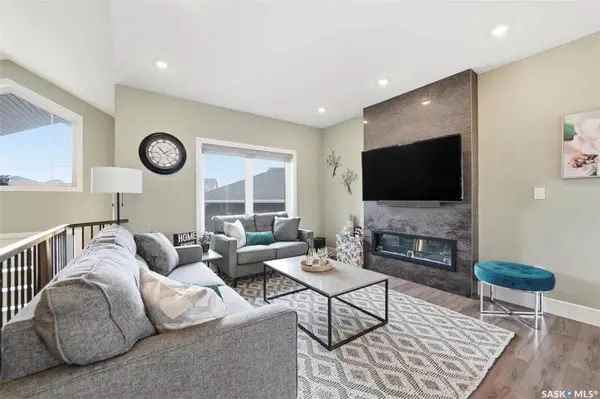 211 Burgess BAY, Saskatoon, SK S7V 0S3