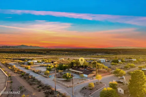 8240 S Wentworth Rd, Tucson, AZ 85747