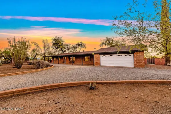 8240 S Wentworth Rd, Tucson, AZ 85747