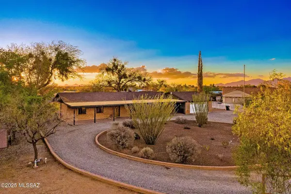 8240 S Wentworth Rd, Tucson, AZ 85747