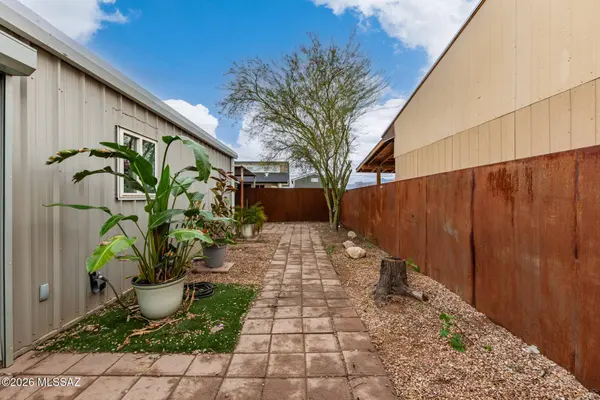 1025 E 28th ST, Tucson, AZ 85713