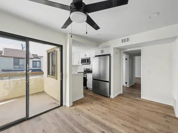 4841 Embassy CIR #27, La Palma, CA 90623