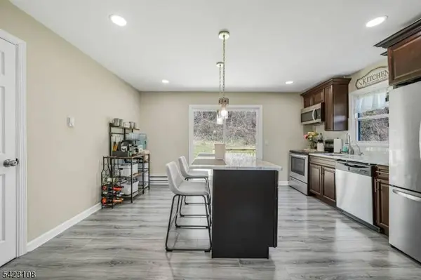 35 Zinnia Dr, Vernon Twp., NJ 07418