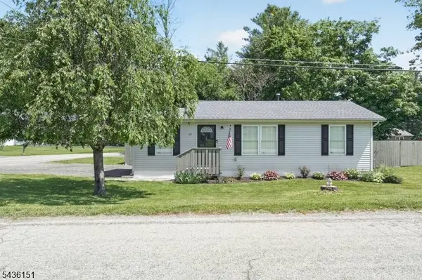 16 Clover Ln, Vernon Twp., NJ 07418