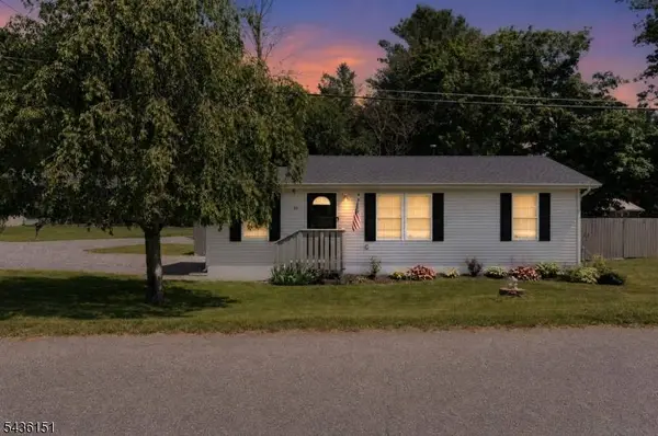 16 Clover Ln, Vernon Twp., NJ 07418