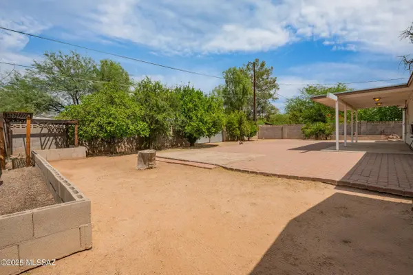 5731 E Helen St, Tucson, AZ 85712
