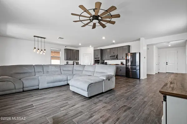 8038 S Golden Bell Dr, Tucson, AZ 85747