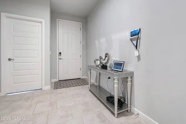 8841 Red Spike Ice Dr, Marana, AZ 85653