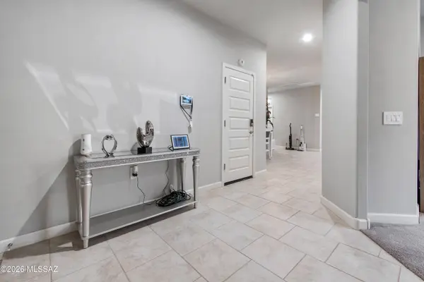 8841 Red Spike Ice Dr, Marana, AZ 85653