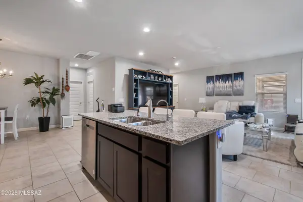 8841 Red Spike Ice Dr, Marana, AZ 85653