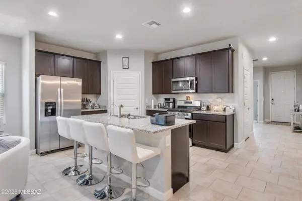 8841 Red Spike Ice Dr, Marana, AZ 85653