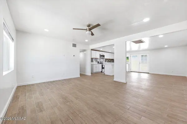8581 E Lee Pl, Tucson, AZ 85715