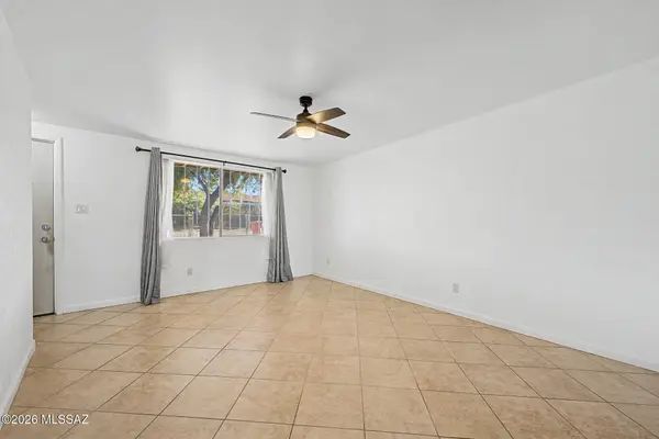 5353 E Douglas St, Tucson, AZ 85711
