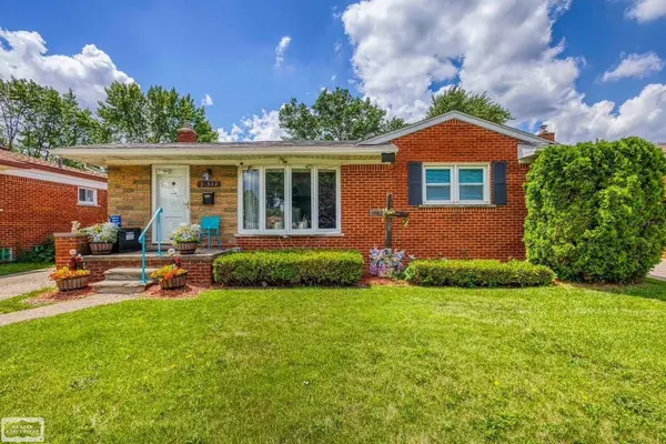 31557 Kelly Road, Fraser, MI 48026