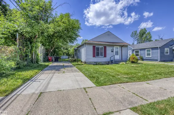 25539 Packard Street, Roseville, MI 48066