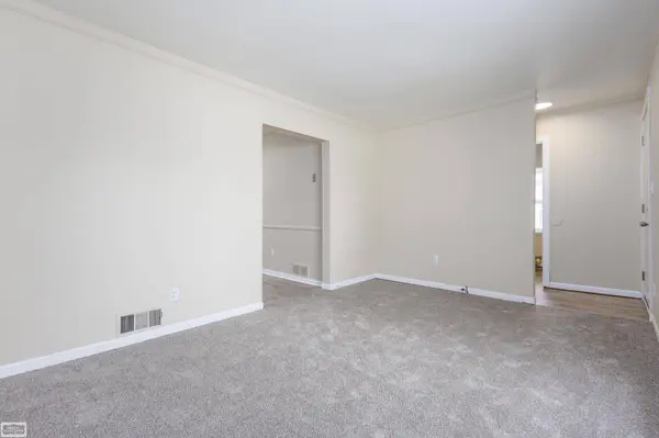 25539 Packard Street, Roseville, MI 48066