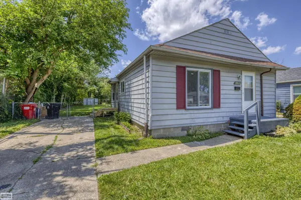 25539 Packard Street, Roseville, MI 48066