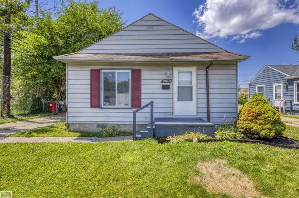 25539 Packard Street, Roseville, MI 48066