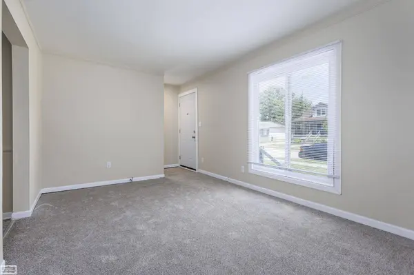 25539 Packard Street, Roseville, MI 48066