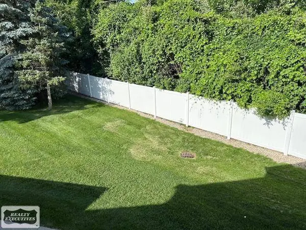 6146 Century Ct. Court, Shelby Twp, MI 48316