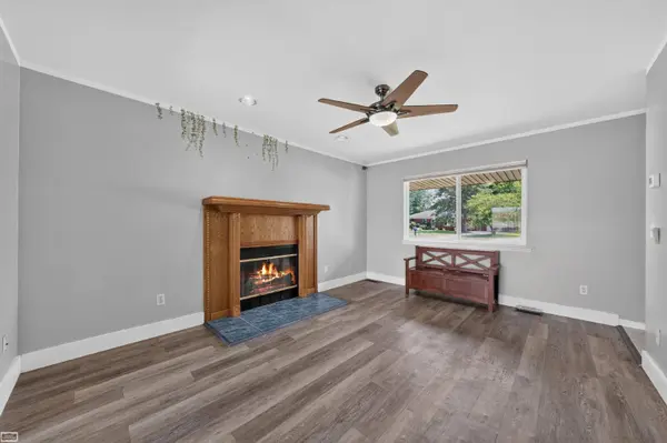 1220 West Boulevard, Marine City, MI 48039-3800