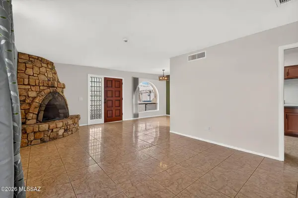 5172 N Pueblo Villas Dr, Tucson, AZ 85704