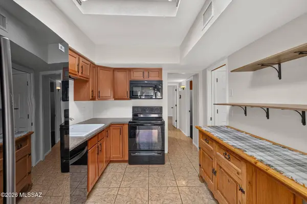 5172 N Pueblo Villas Dr, Tucson, AZ 85704