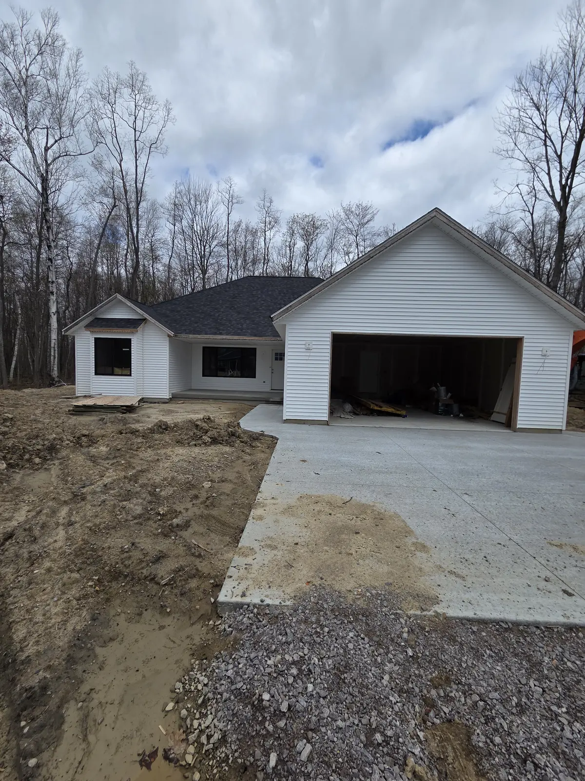 4251 Janice Ct, Fort Gratiot, MI 48059-3779