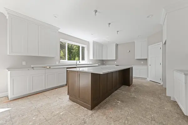 3258 Shorewood Ave, Fort Gratiot, MI 48059-3140