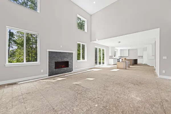 3258 Shorewood Ave, Fort Gratiot, MI 48059-3140