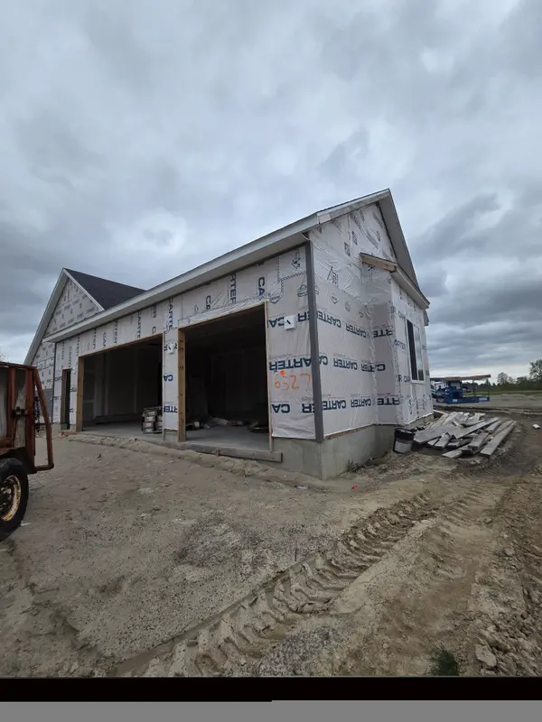 6527 McKinley Rd, Cottrellville Twp, MI 48039-1121