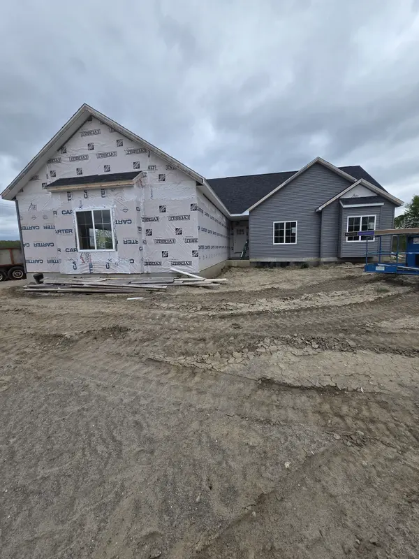 6527 McKinley Rd, Cottrellville Twp, MI 48039-1121