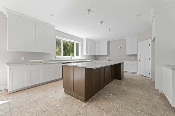 3258 Shorewood Ave, Fort Gratiot, MI 48059-3140
