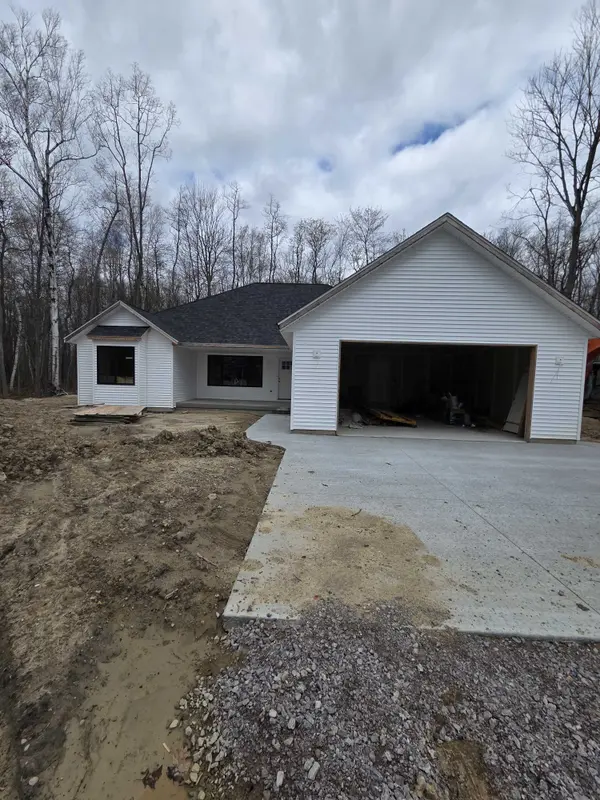 4251 Janice Ct, Fort Gratiot, MI 48059-3779
