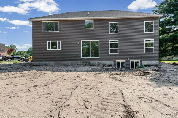 3258 Shorewood AVE, Fort Gratiot Charter Township, MI 48059